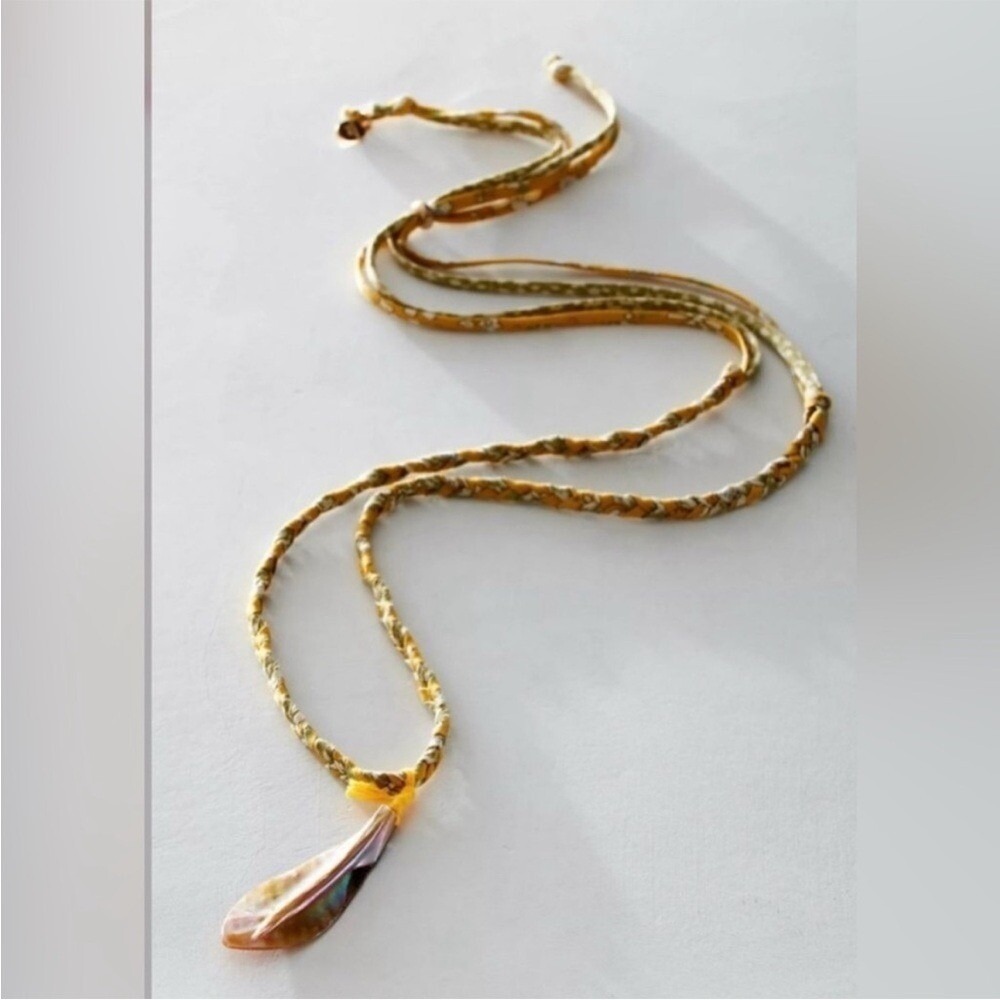 Free People Ariana OST The Era Strand Necklace iridescent pendant yellow shell